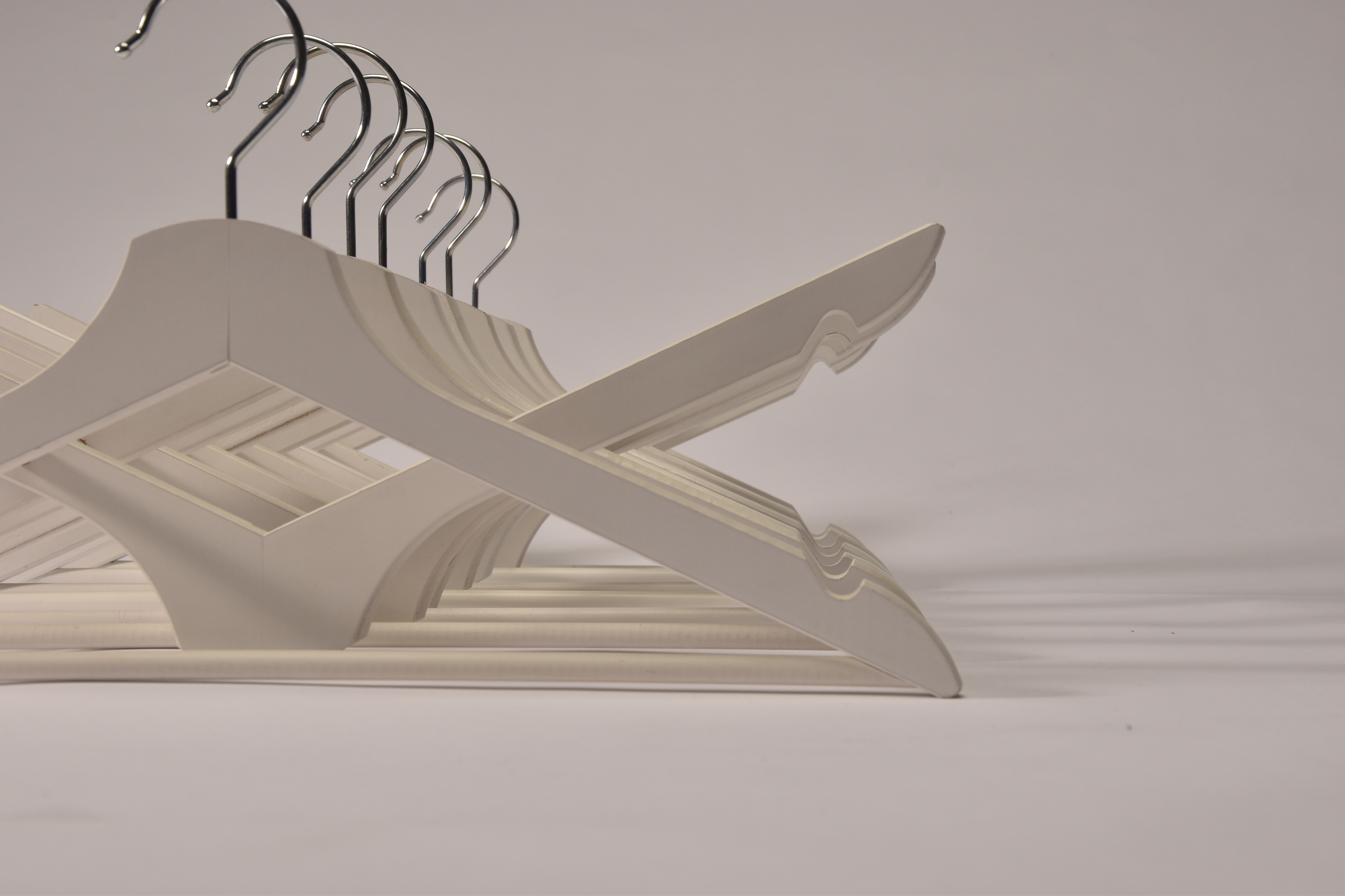 Designobjekt Platehangar with Plates